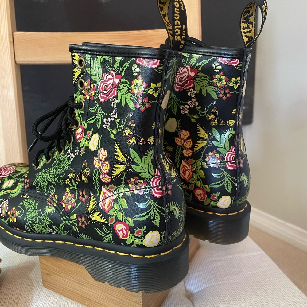 Dr Martens 1460 Floral Bloom Backhand Leather Lace Up Boots US L7 - Picture 11 of 17